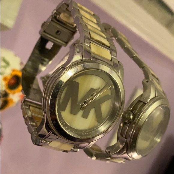 MICHAEL KORS WATCH - Picture 2 of 2